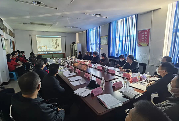 孙东深入万搏在线制药有限责任公司主持召开现场